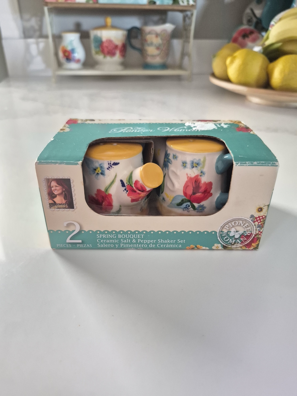 The Pioneer Woman Spring Bouquet Salt & Pepper Shaker Set - HTF Discontinued
